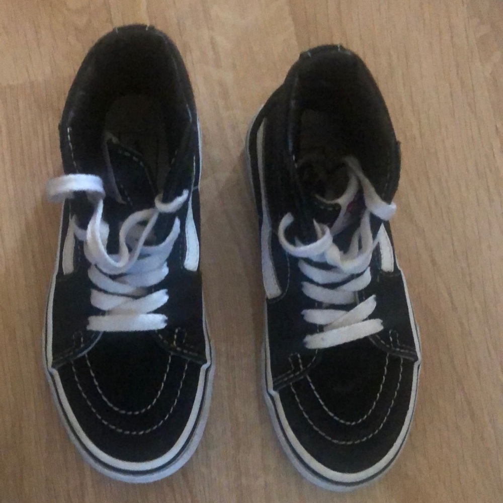 Used still n good  vans unisex